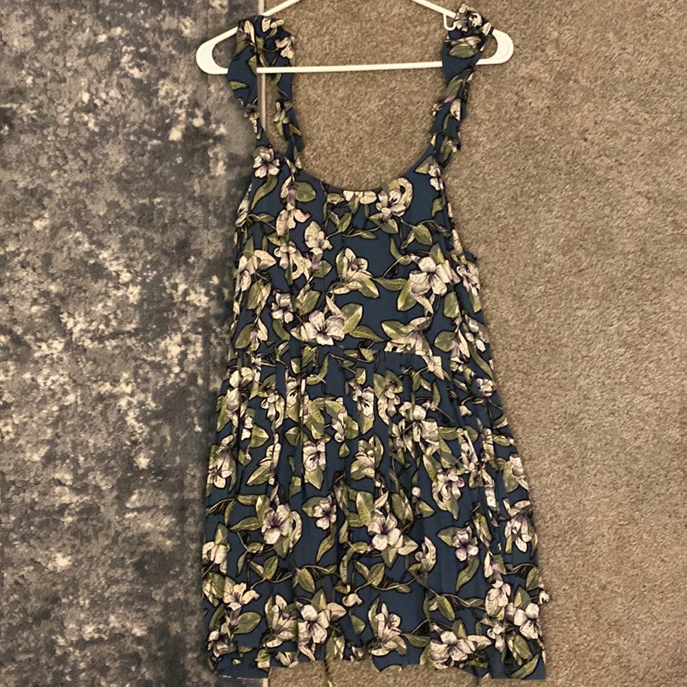 Flower printed sleeveless dress